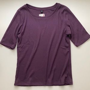Uniqlo ribbed round neck T